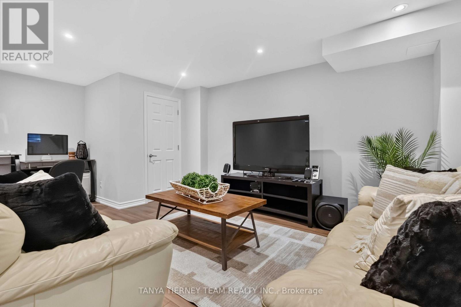 53 CHISWICK AVENUE - Image 42