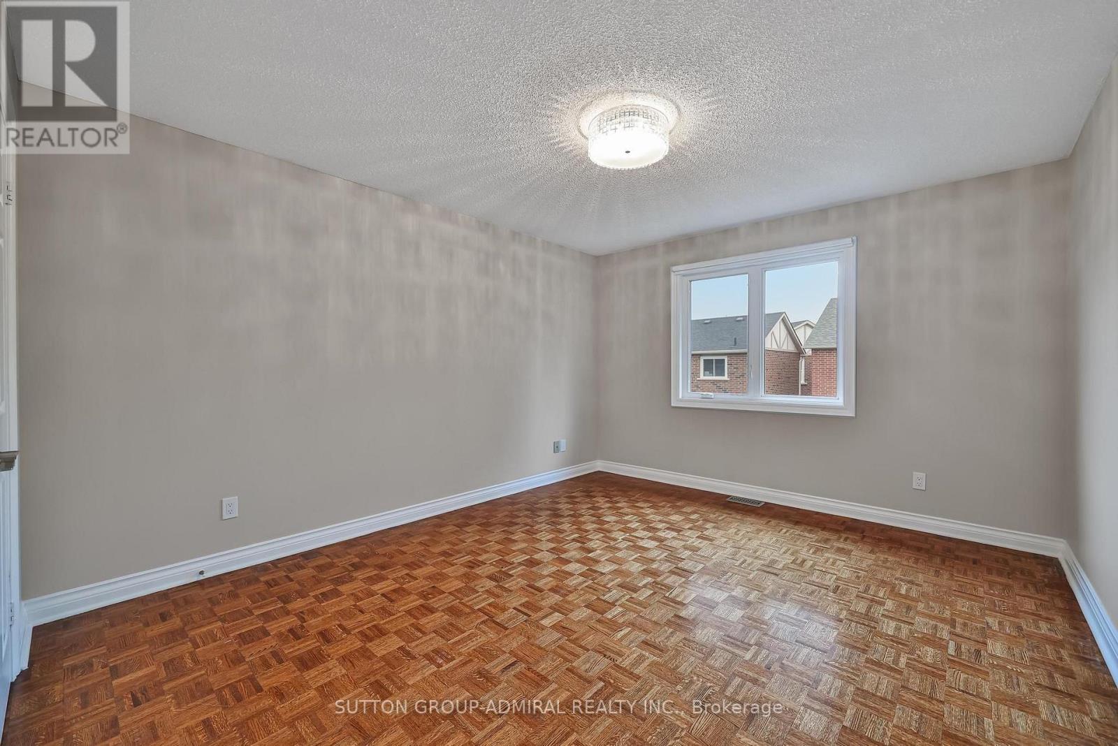 27 GREEN ACRES ROAD - 32