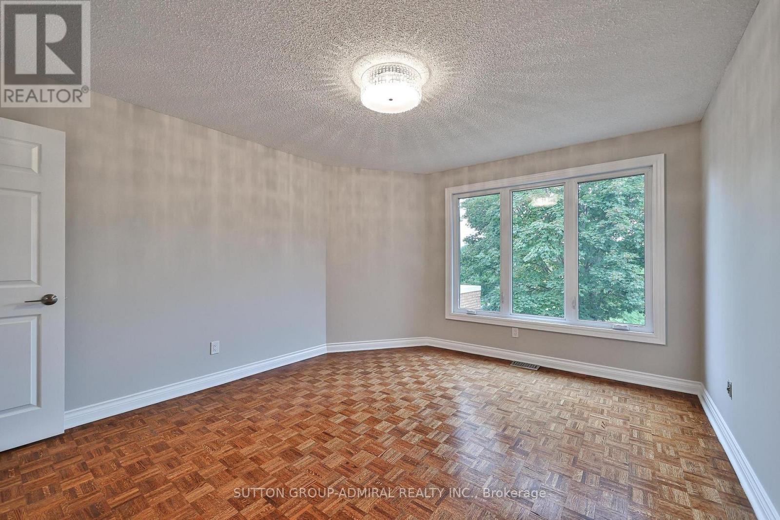 27 GREEN ACRES ROAD - 34