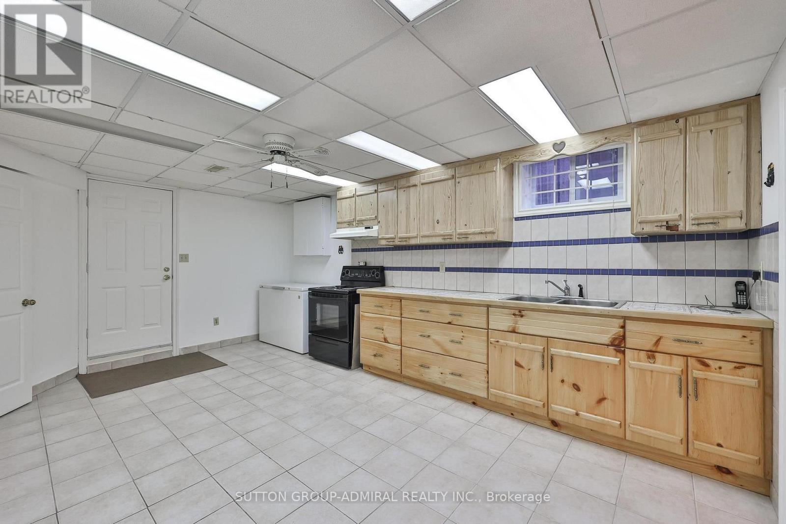 27 GREEN ACRES ROAD - 36