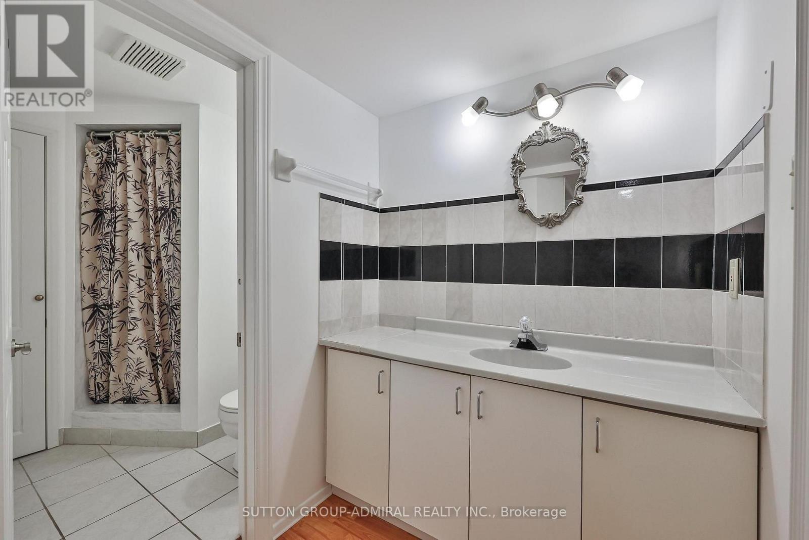 27 GREEN ACRES ROAD - 40