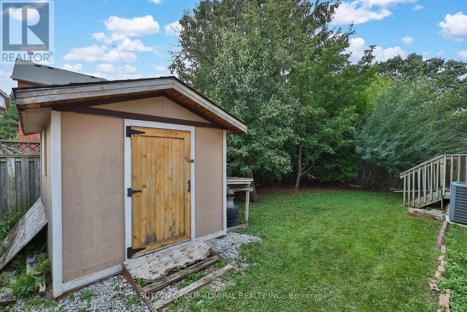 27 GREEN ACRES ROAD - 43