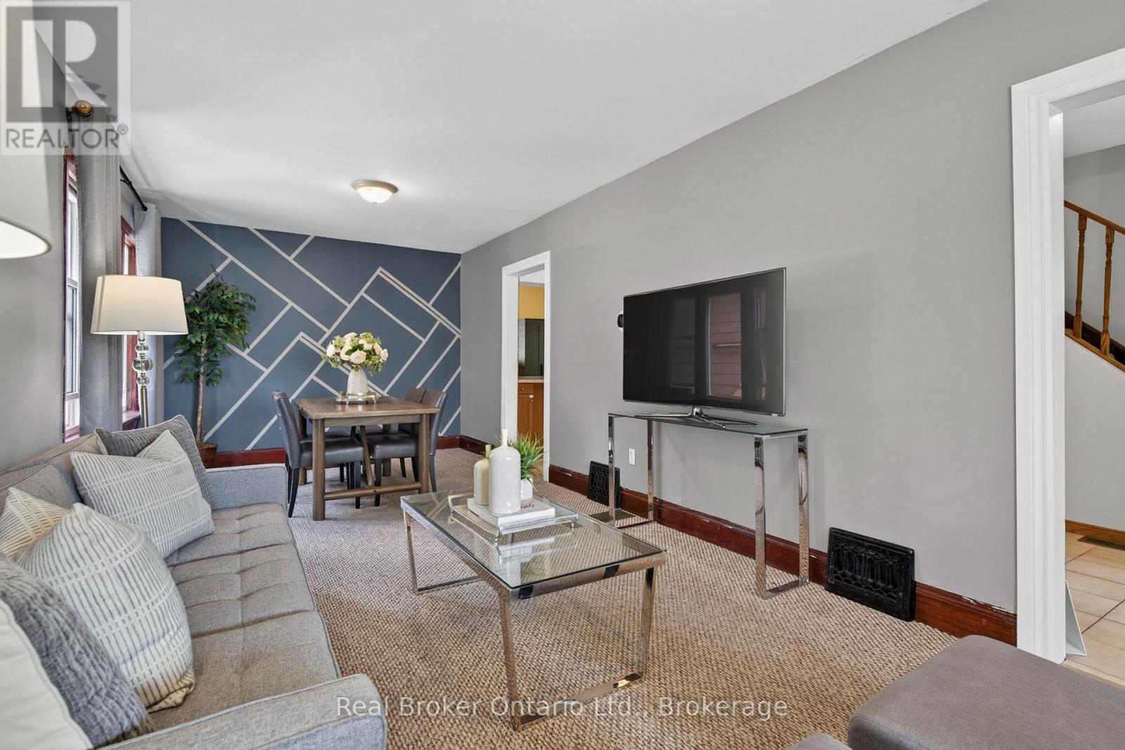 2 HERLAN AVENUE - 10