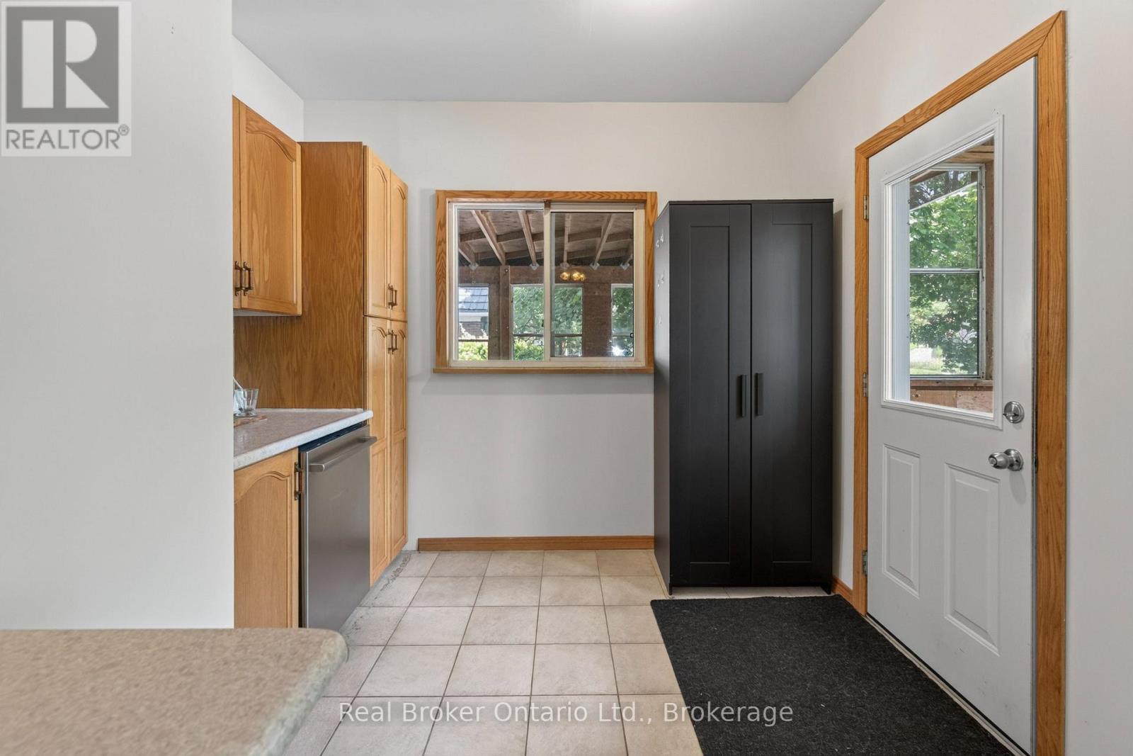 2 HERLAN AVENUE - 19