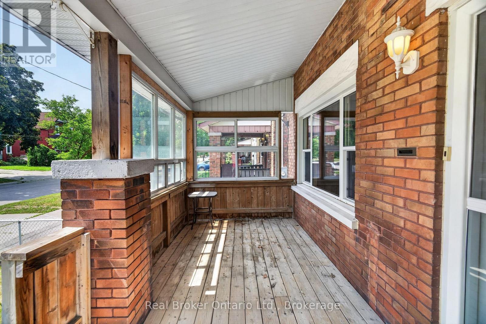 2 HERLAN AVENUE - 7