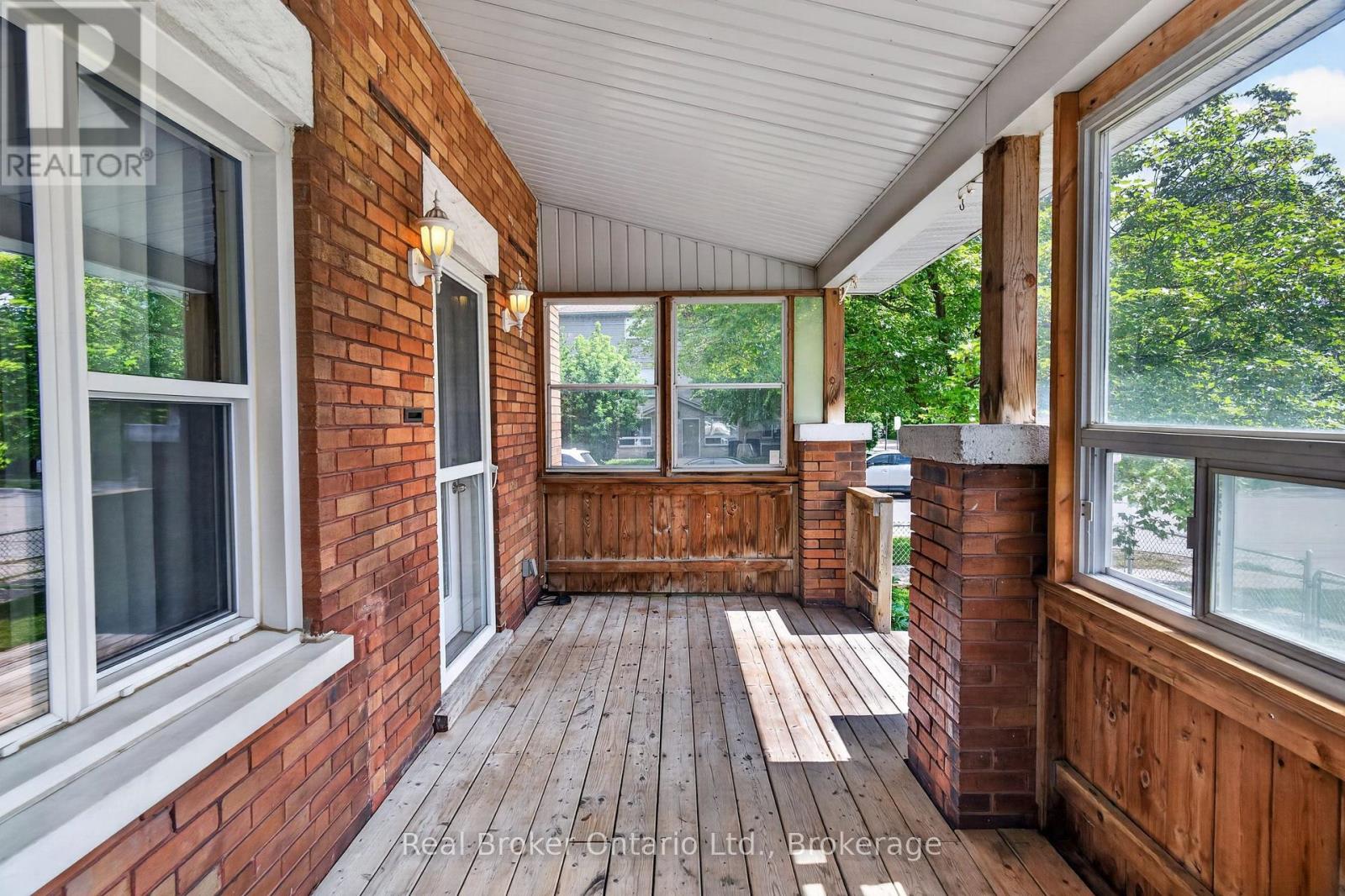 2 HERLAN AVENUE - 8
