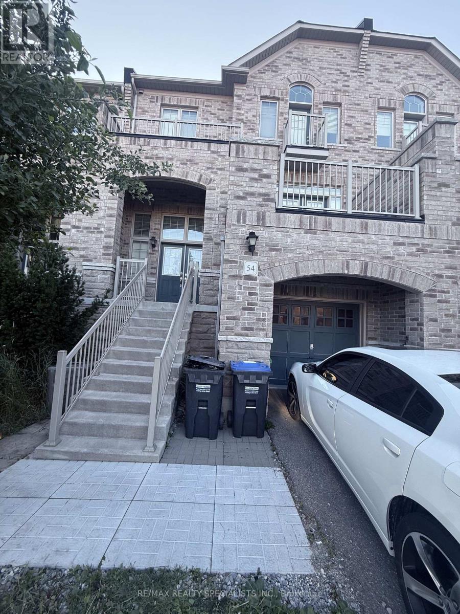 54 CHESTERWOOD CRESCENT - 1