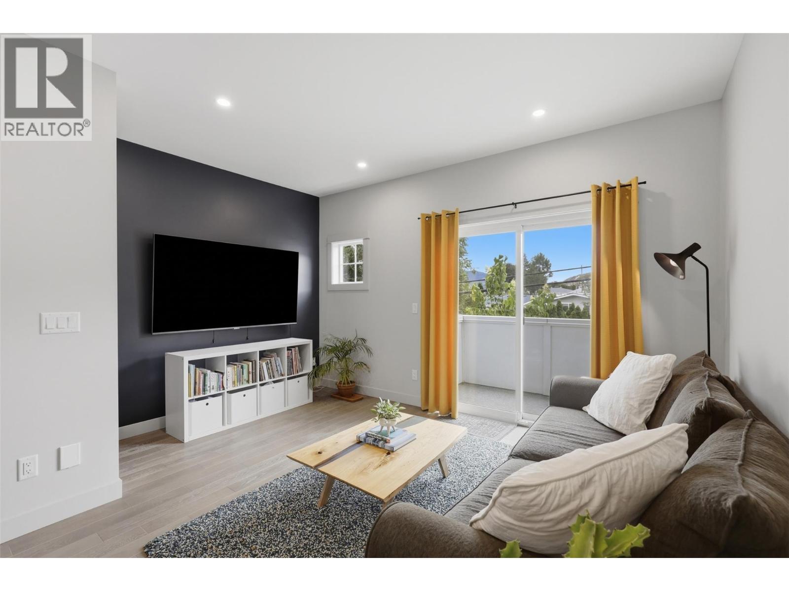 #118 1393 9TH Avenue - 11