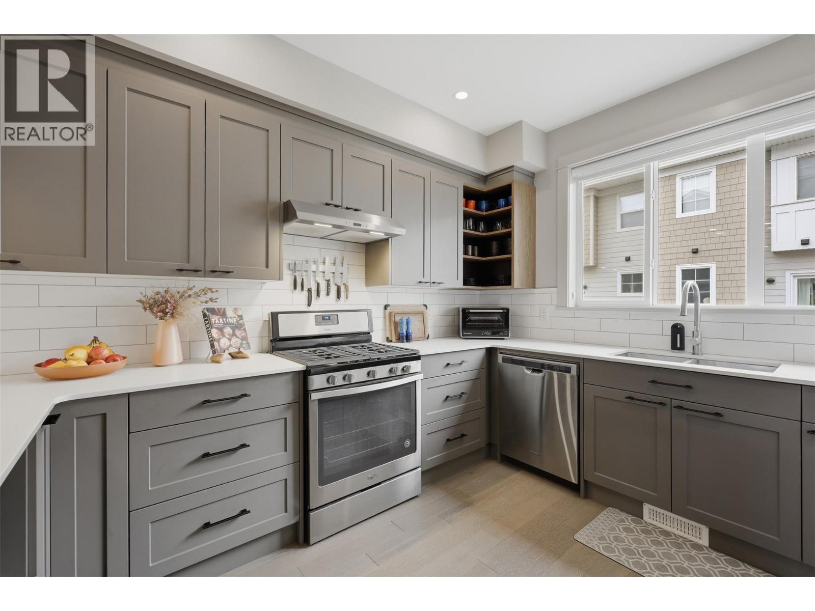 #118 1393 9TH Avenue - 6