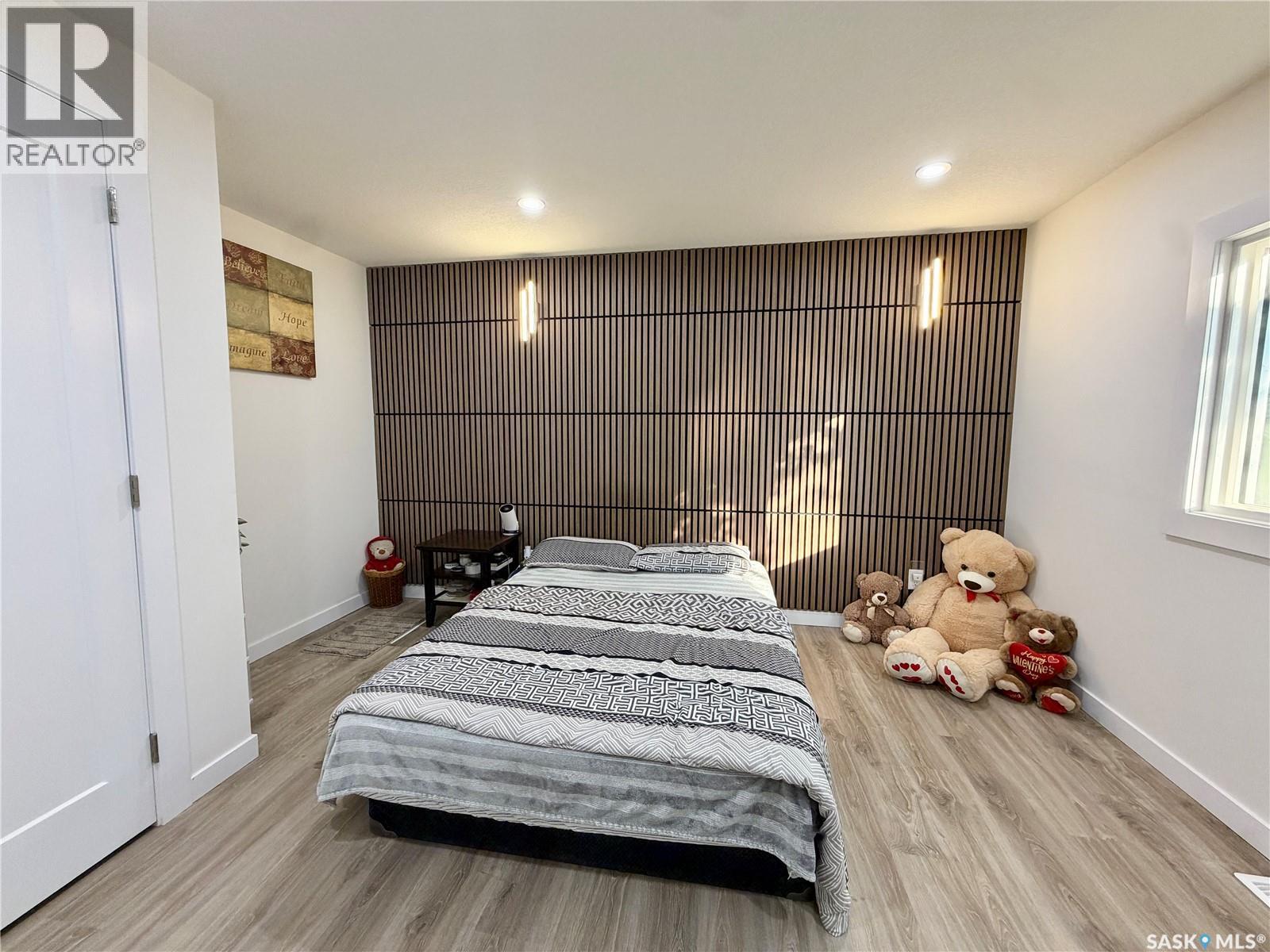 60 1035 Boychuk DRIVE - 6