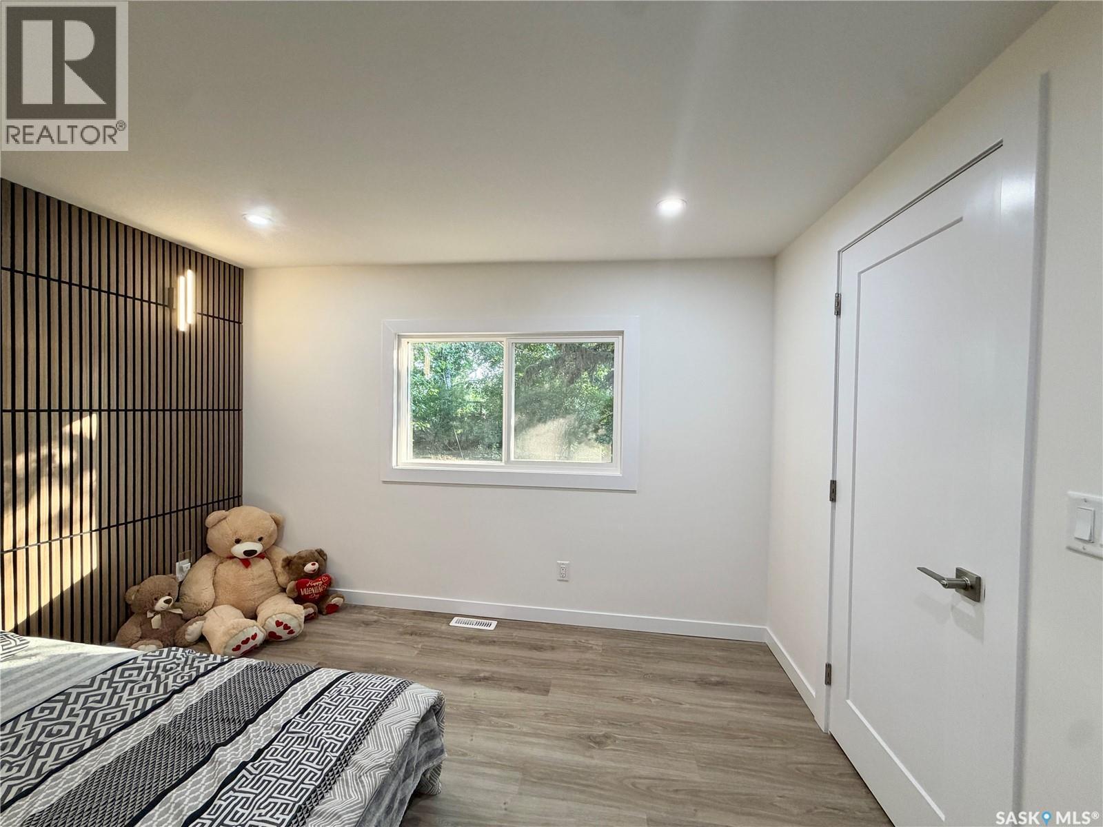 60 1035 Boychuk DRIVE - 7