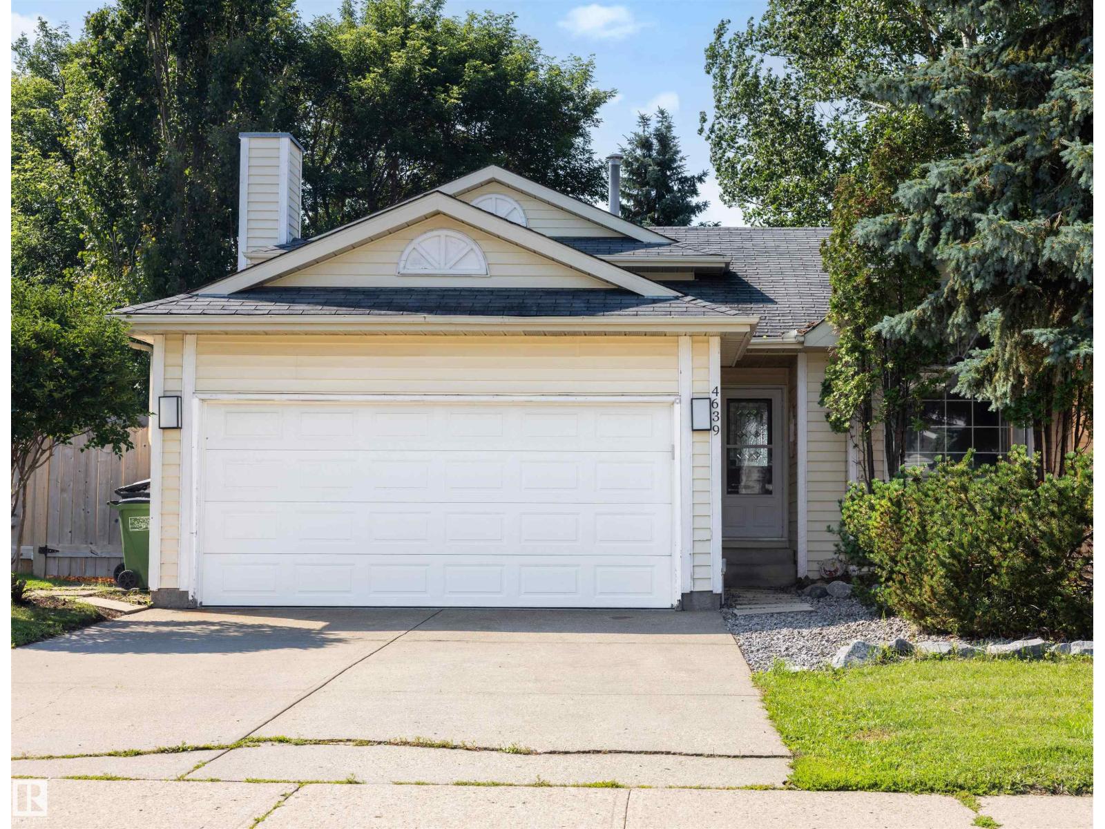 4639 10 AV NW, Crawford Plains, Edmonton photo 1