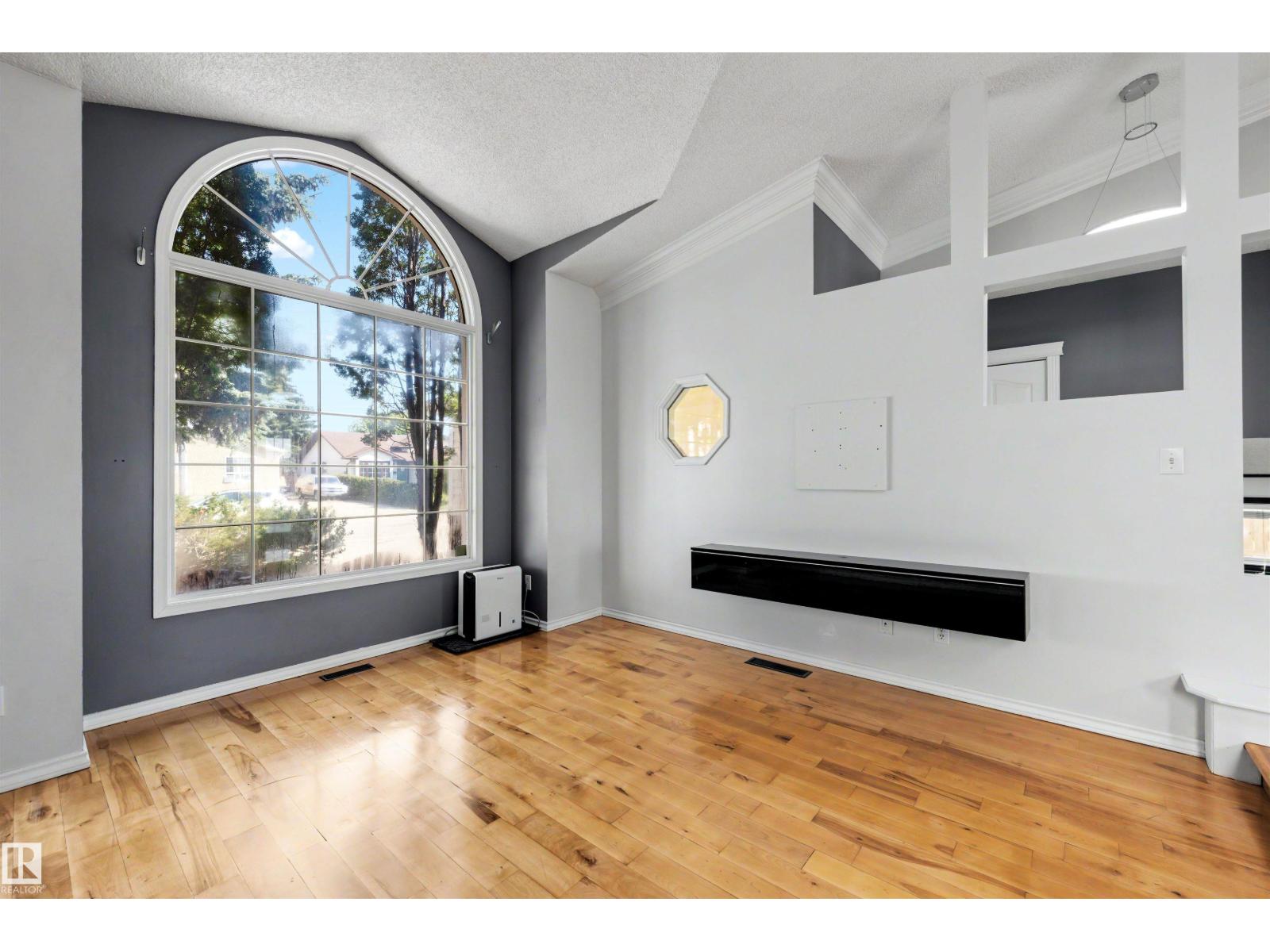 4639 10 AV NW - Image 12