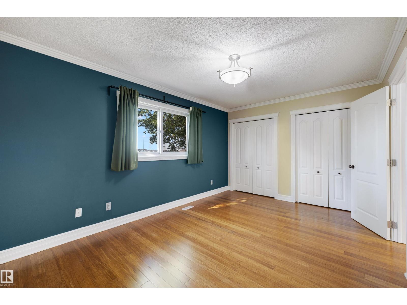 4639 10 AV NW - Image 17