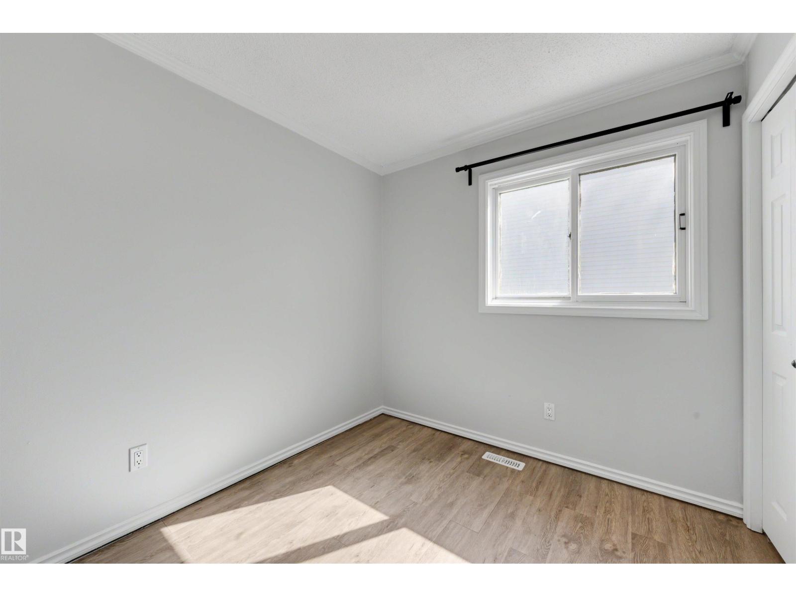 4639 10 AV NW - 21