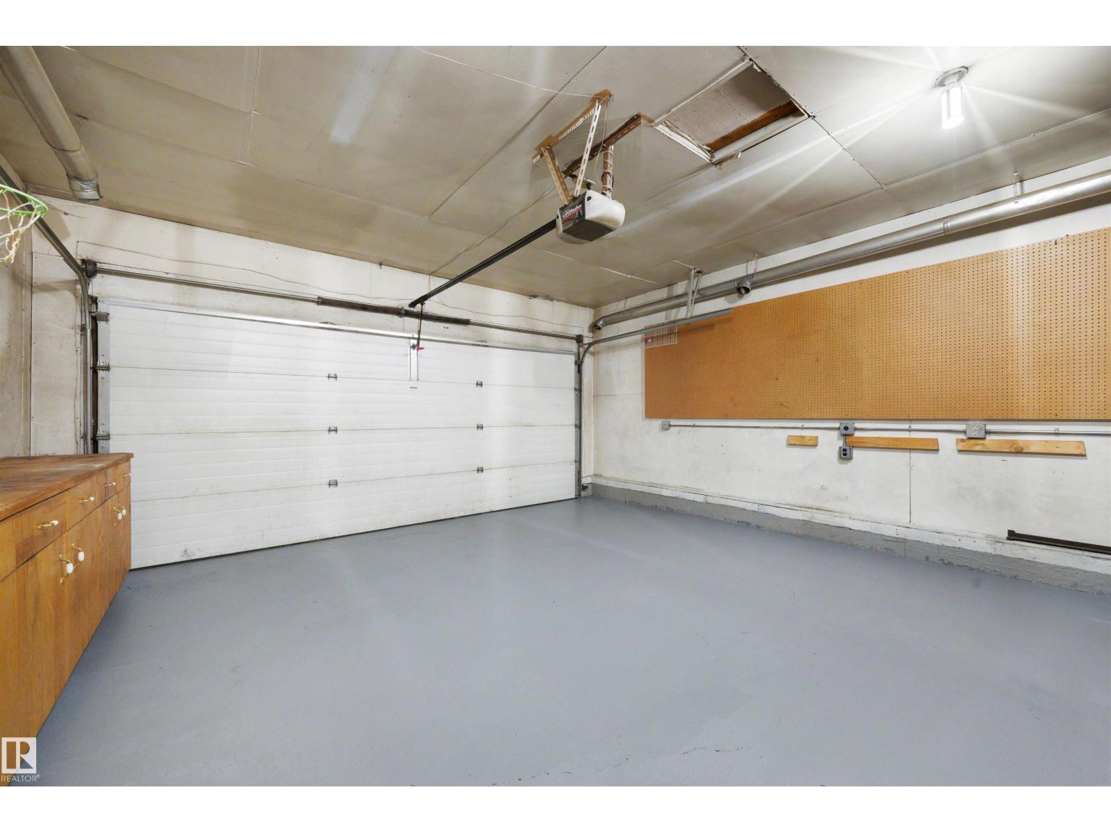 4639 10 AV NW - 27