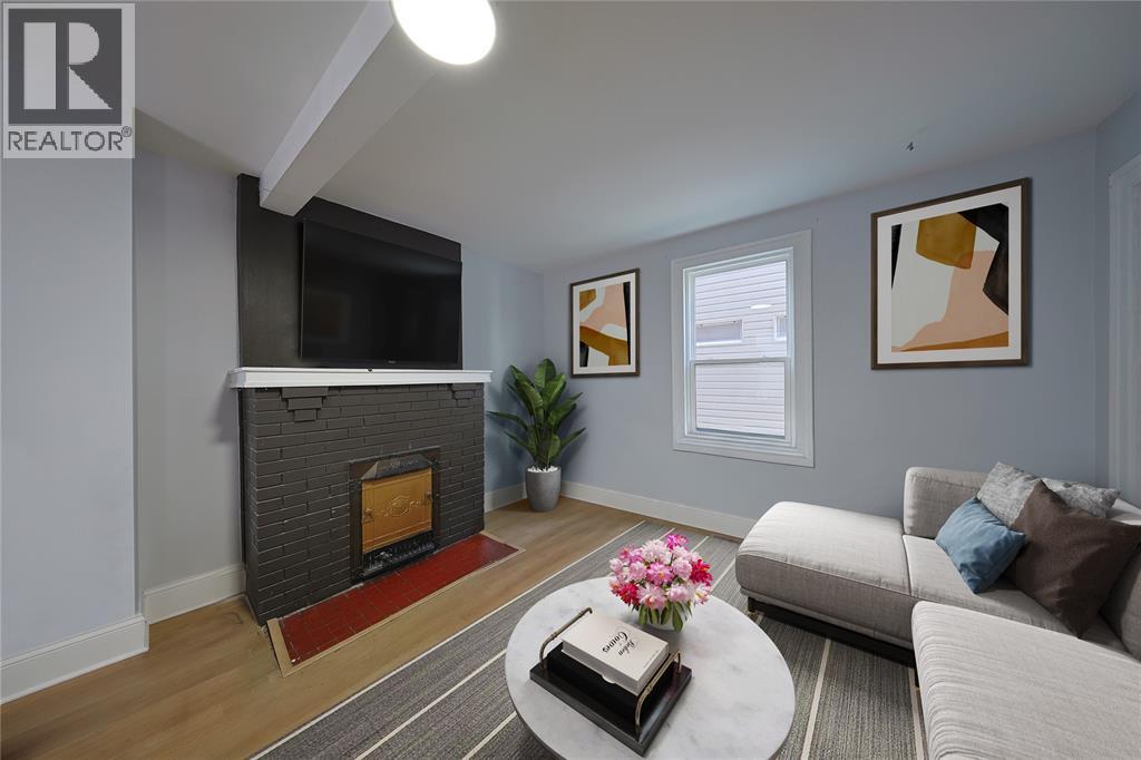 196 BROCK STREET North - 4