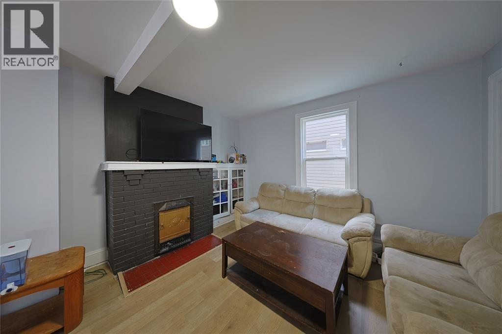 196 BROCK STREET North - 5