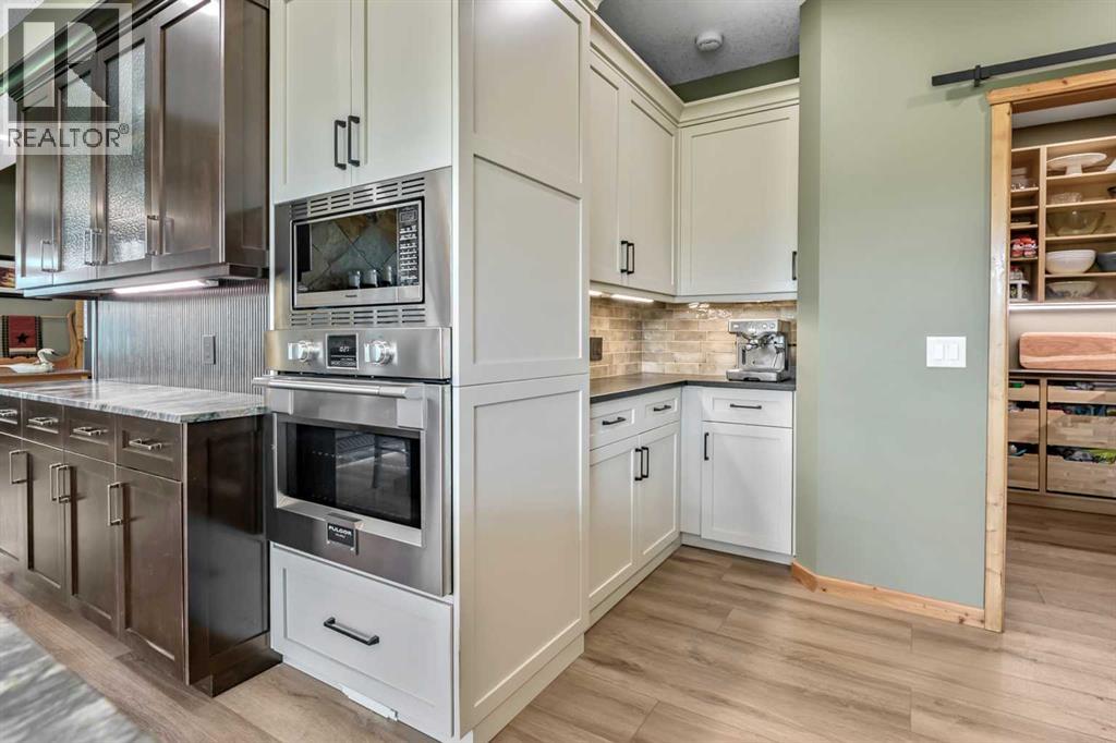 258104 48 Street W - Image 11