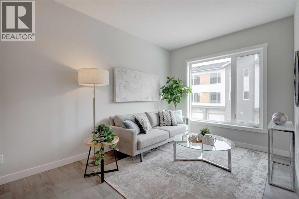 212 Shawnee Square SW, Shawnee Slopes, Calgary photo 3