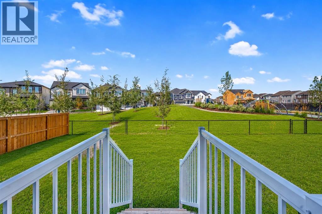 641 Southwinds Close SW - 35