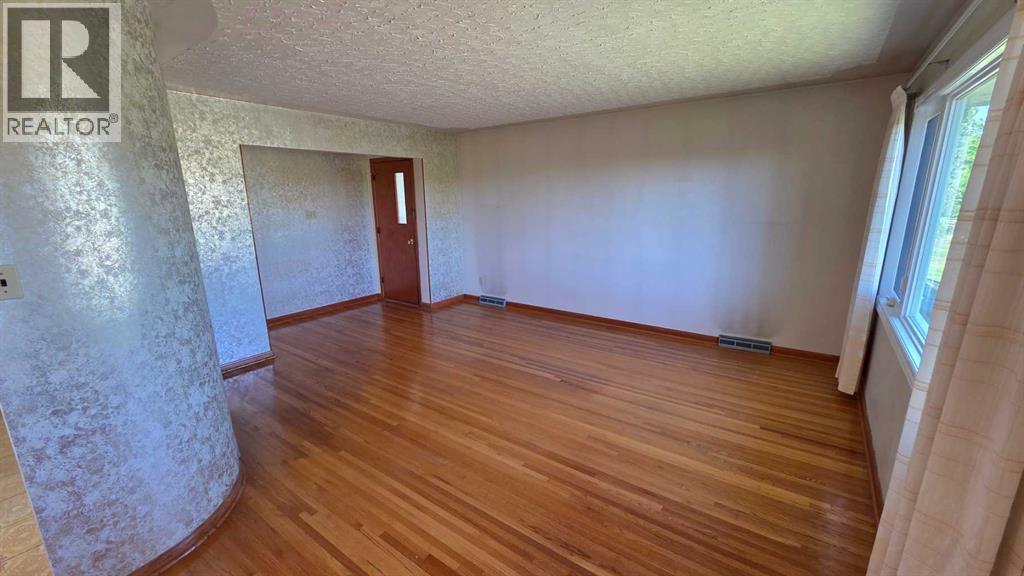 4907 10 Avenue SW - 4