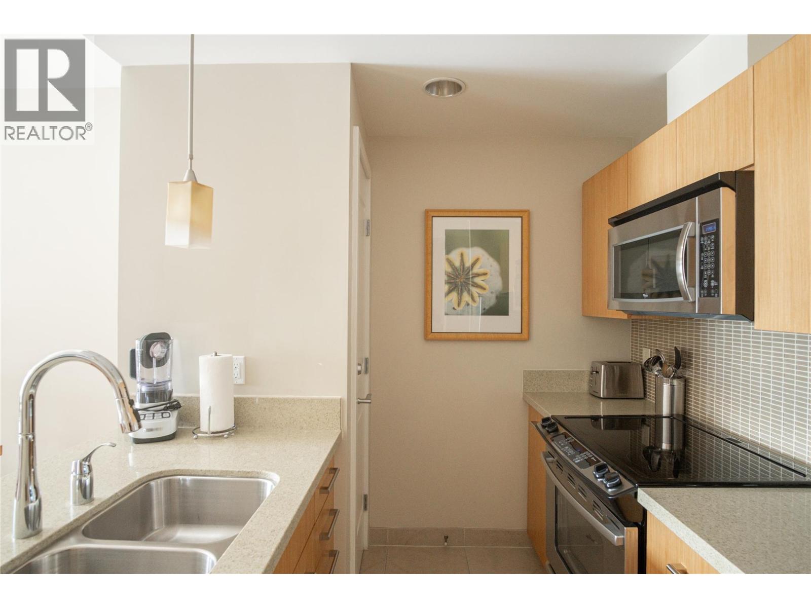 #117 15 Park Place - 4