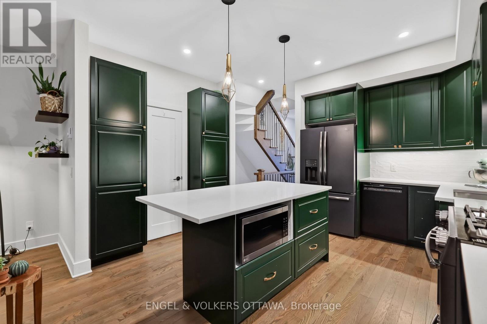 304 RIVERDALE AVENUE - Image 14