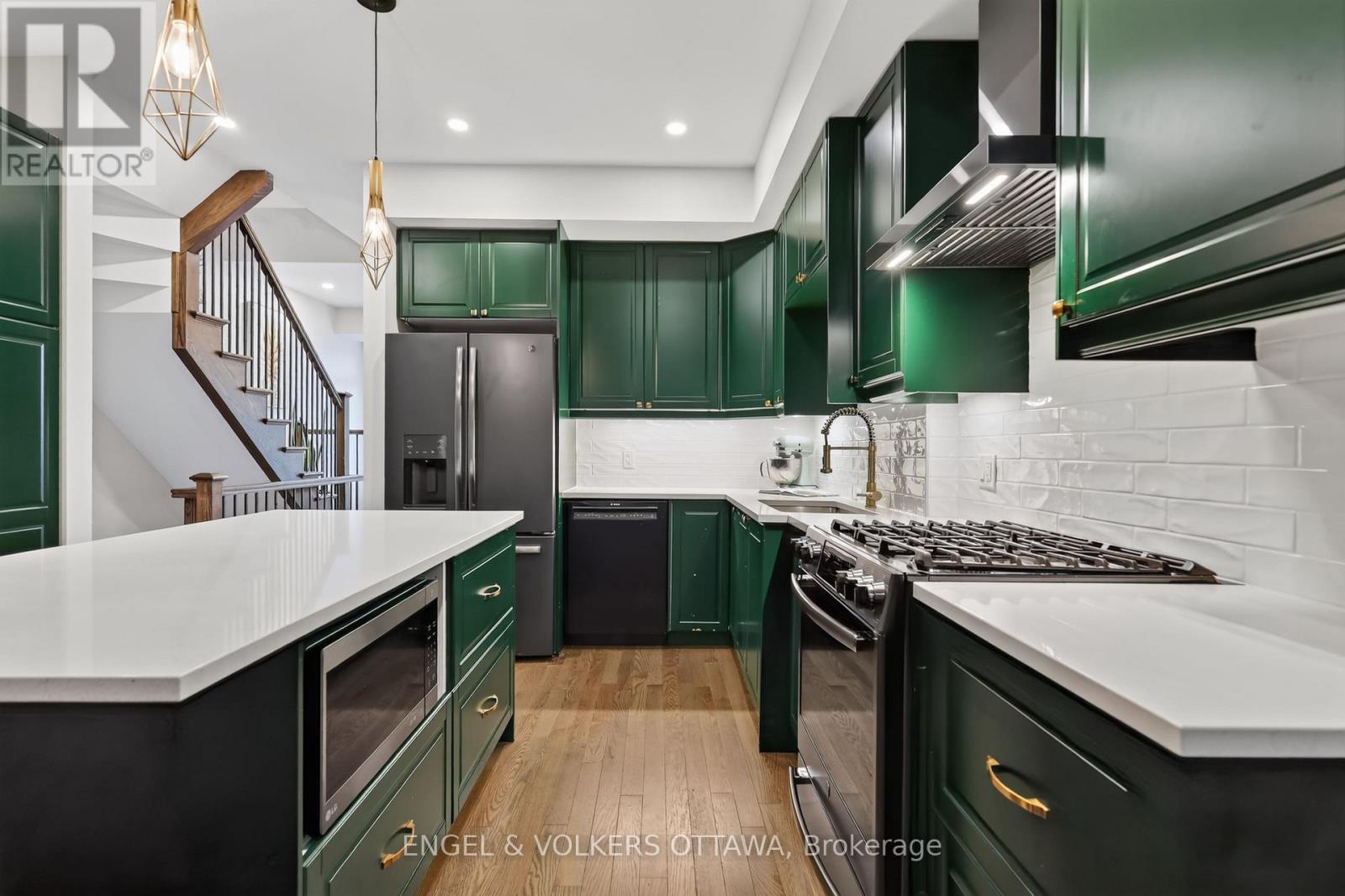 304 RIVERDALE AVENUE - 15