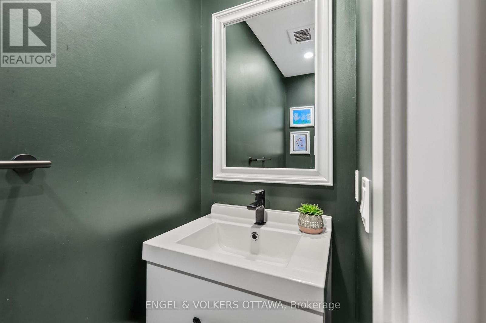 304 RIVERDALE AVENUE - Image 17