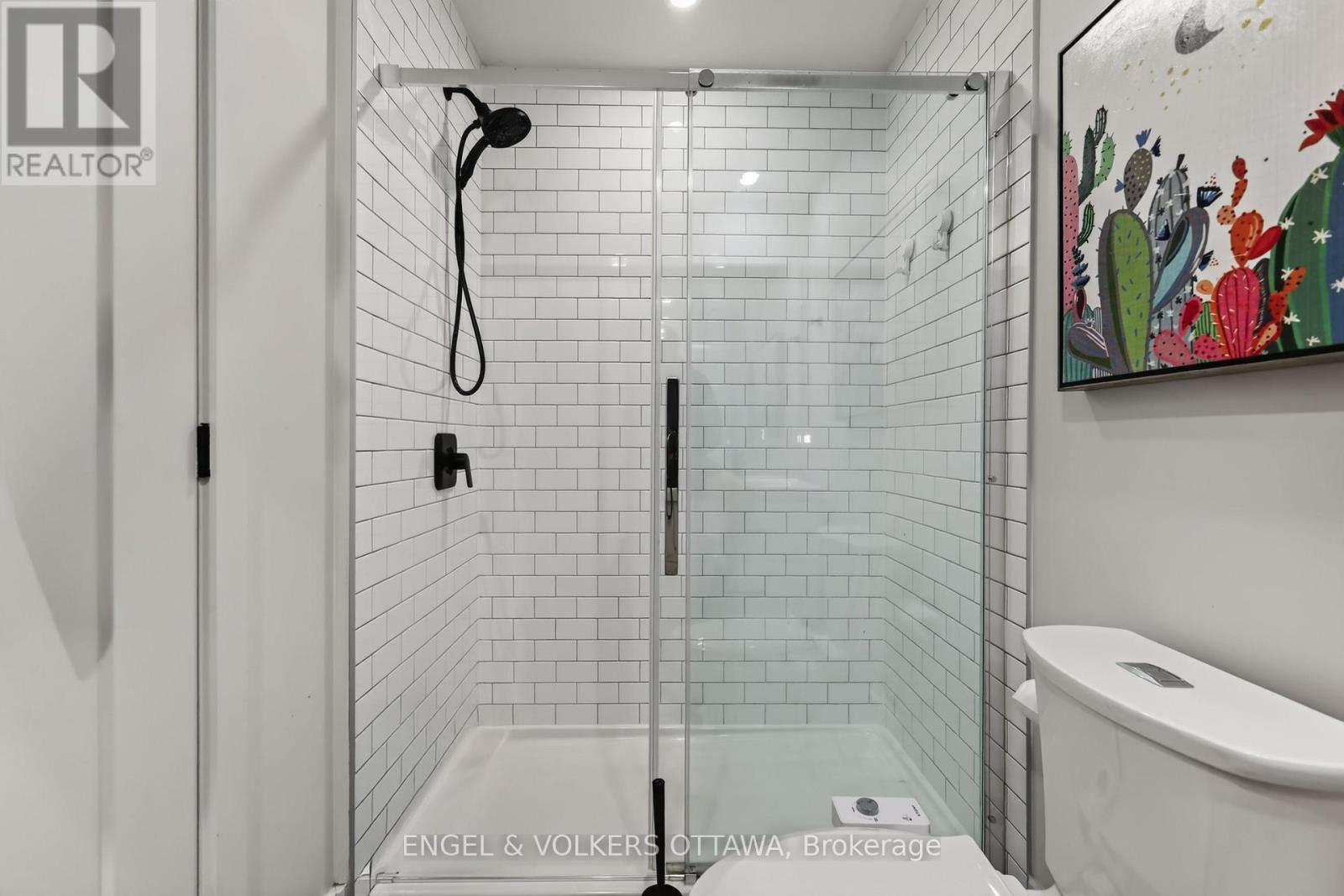 304 RIVERDALE AVENUE - 29