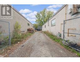 8 Six Point Road, Toronto, ON M8Z2W8 Photo 50