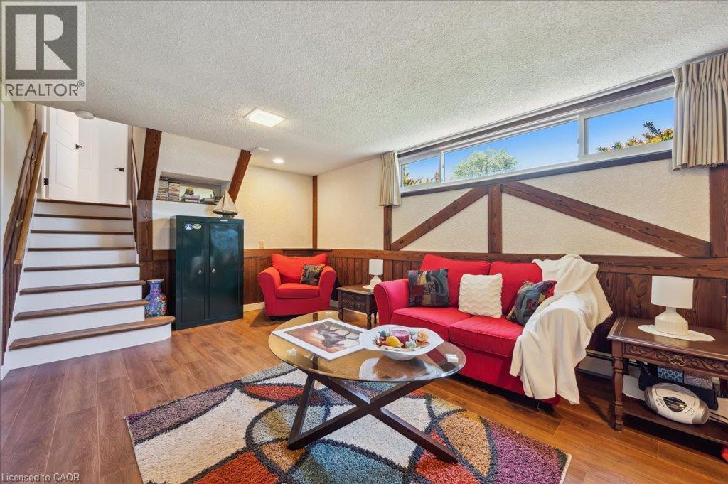 76 LOWER CANADA Crescent - Image 34