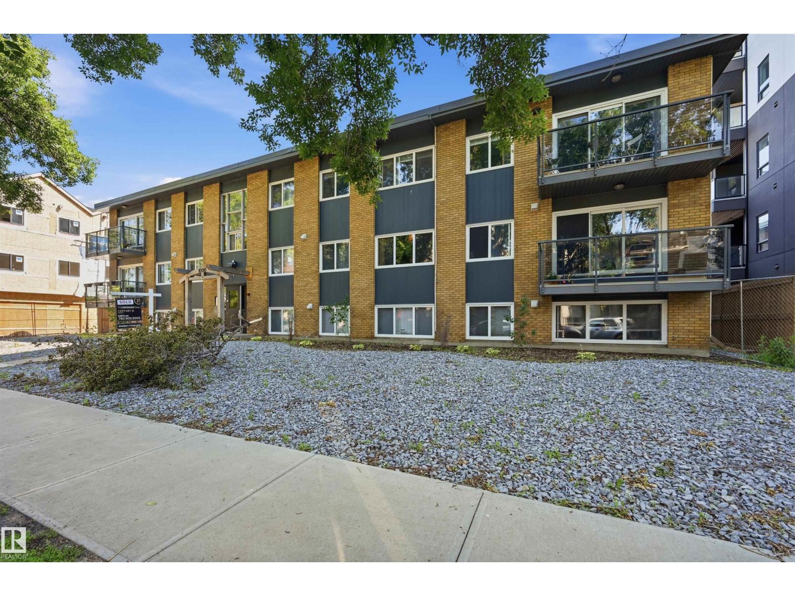 #1 10015 83 AV NW NW, Strathcona, Edmonton photo 2