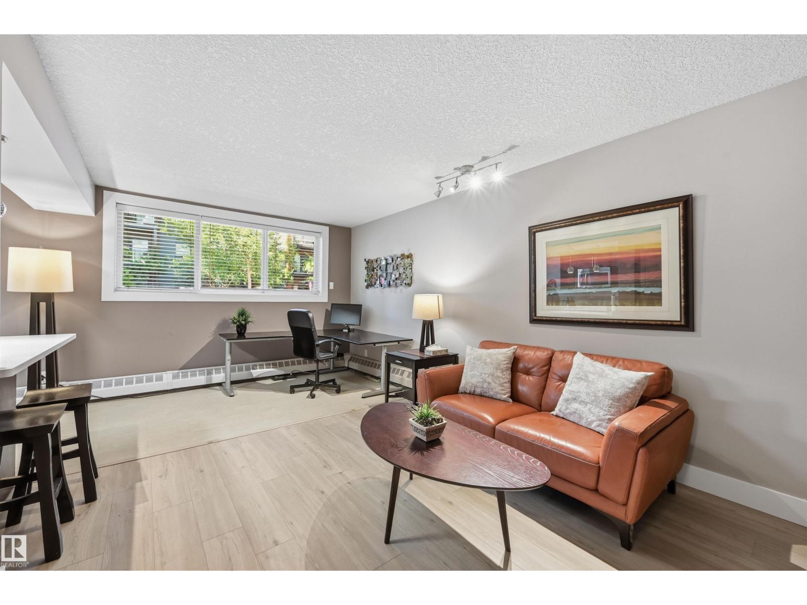#1 10015 83 AV NW NW, Strathcona, Edmonton photo 4
