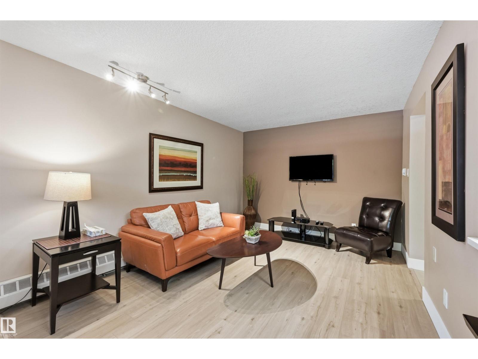 #1 10015 83 AV NW NW, Strathcona, Edmonton photo 5