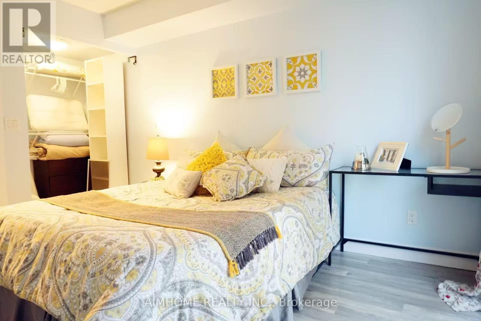#2313 761 BAY STREET - Image 12