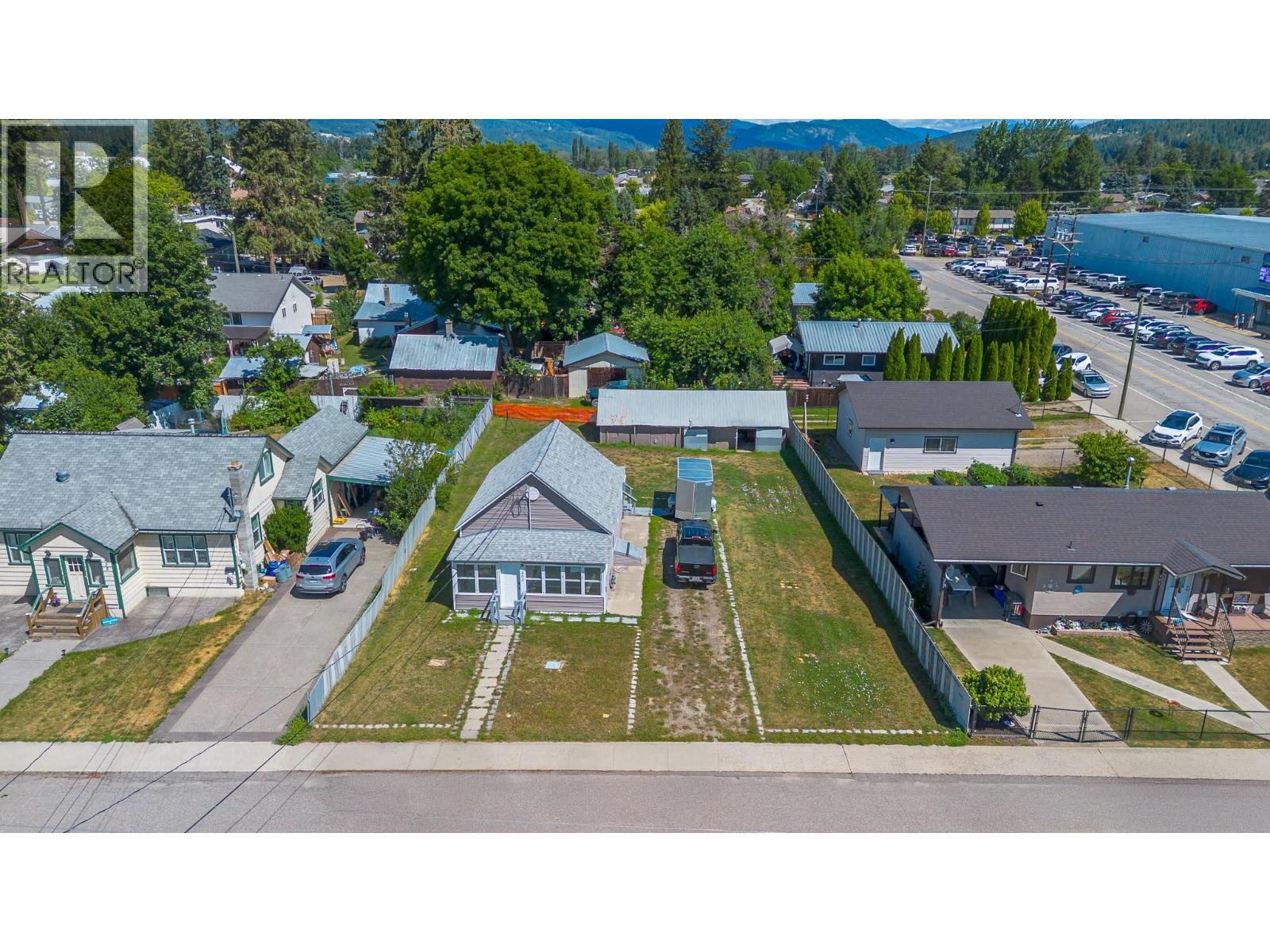 403 Howard Avenue - 8