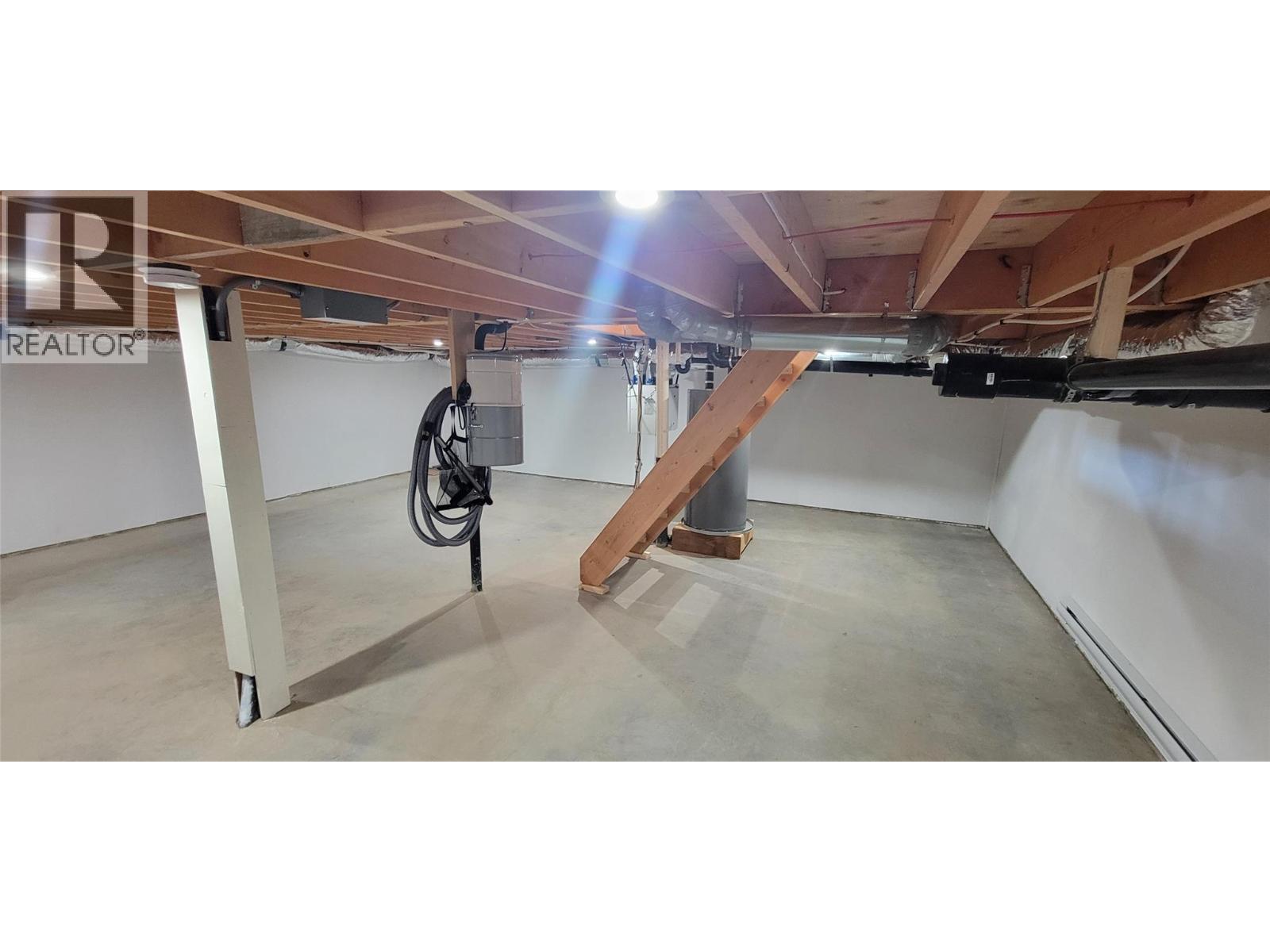#3 611 Casley Court - Image 15