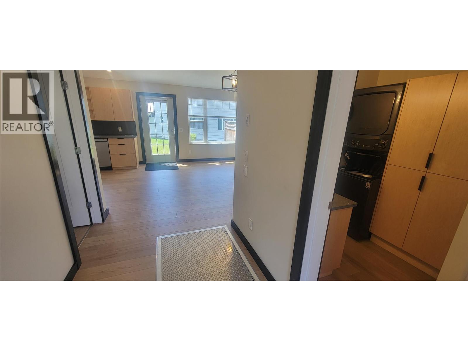 #3 611 Casley Court - Image 3