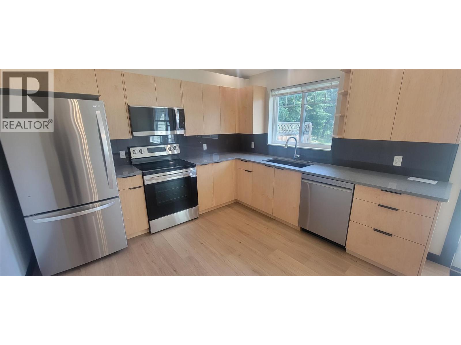 #3 611 Casley Court - Image 7