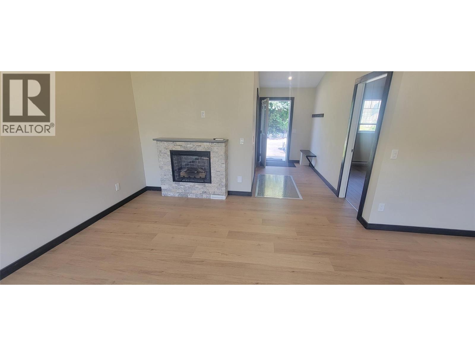 #3 611 Casley Court - Image 5
