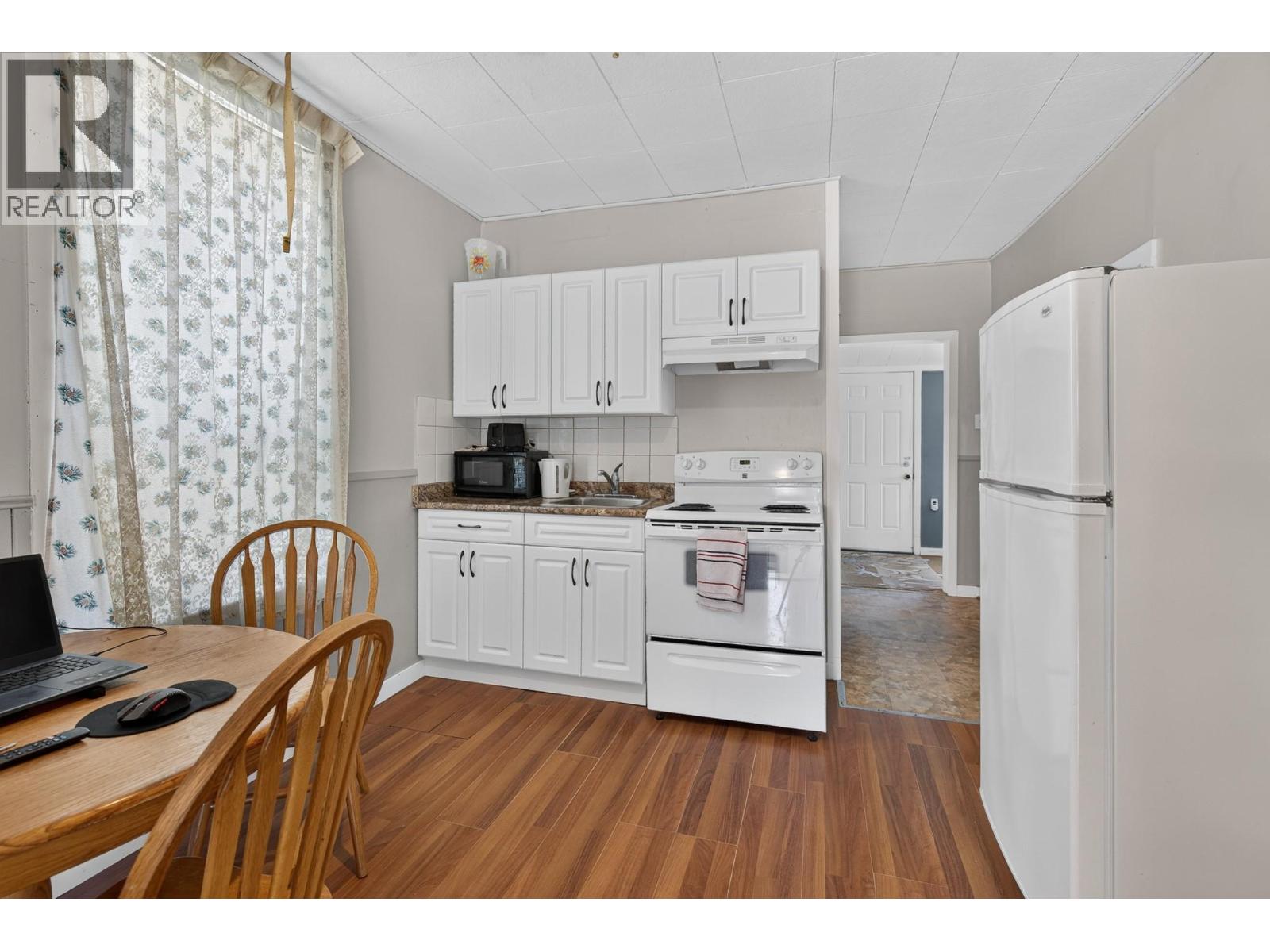 403 Howard Avenue - 14
