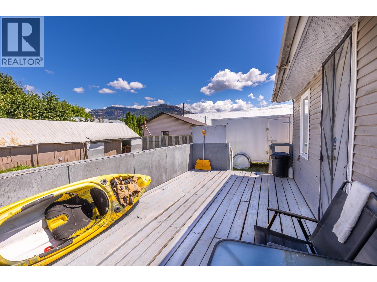 403 Howard Avenue - 44
