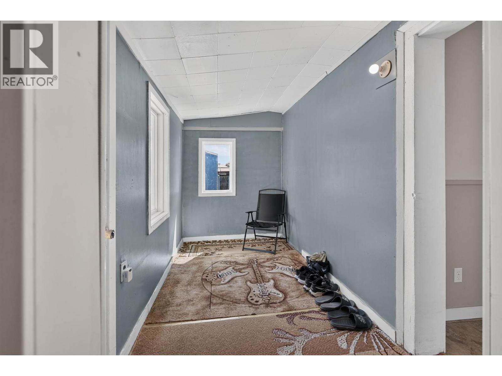 403 Howard Avenue - 10