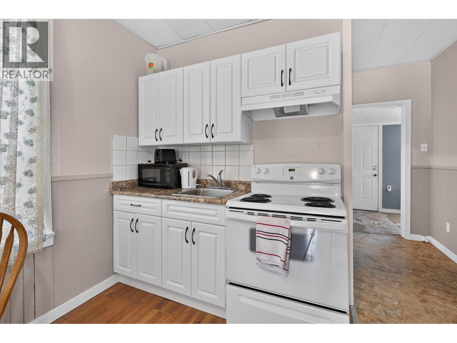403 Howard Avenue - 16