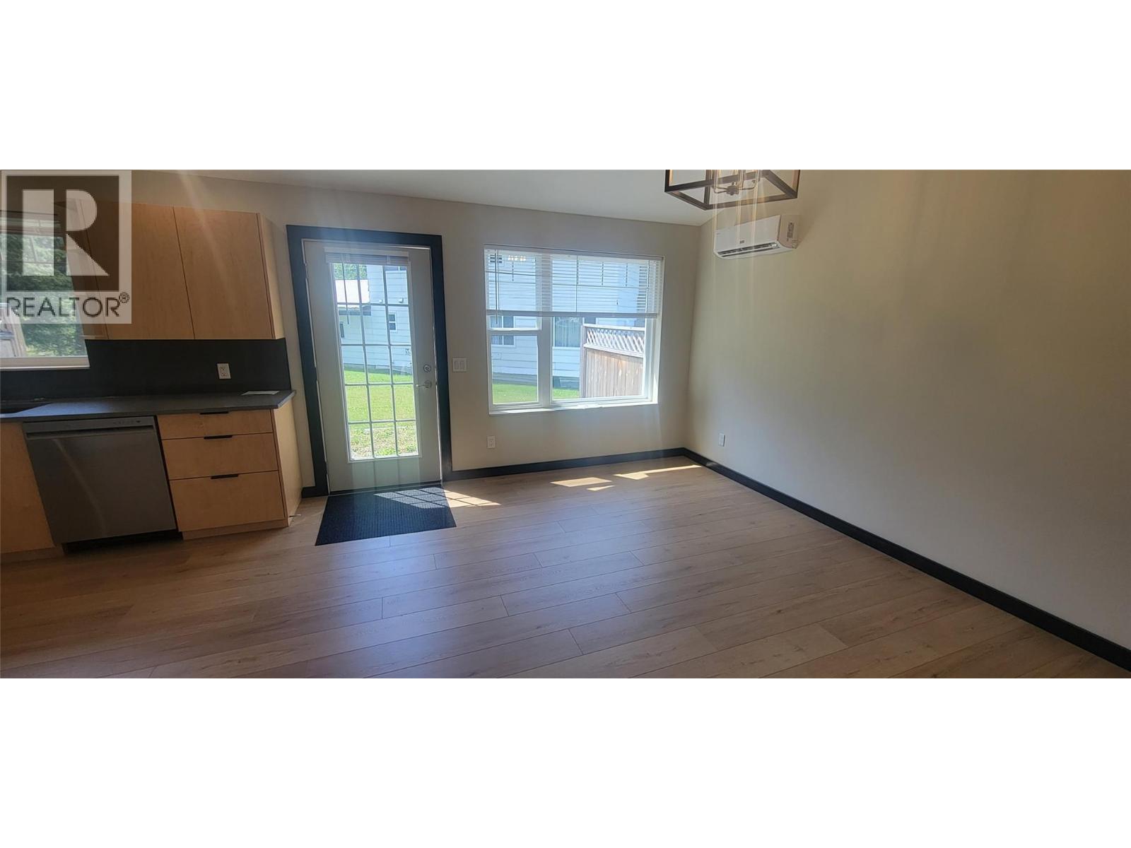 #3 611 Casley Court - Image 4