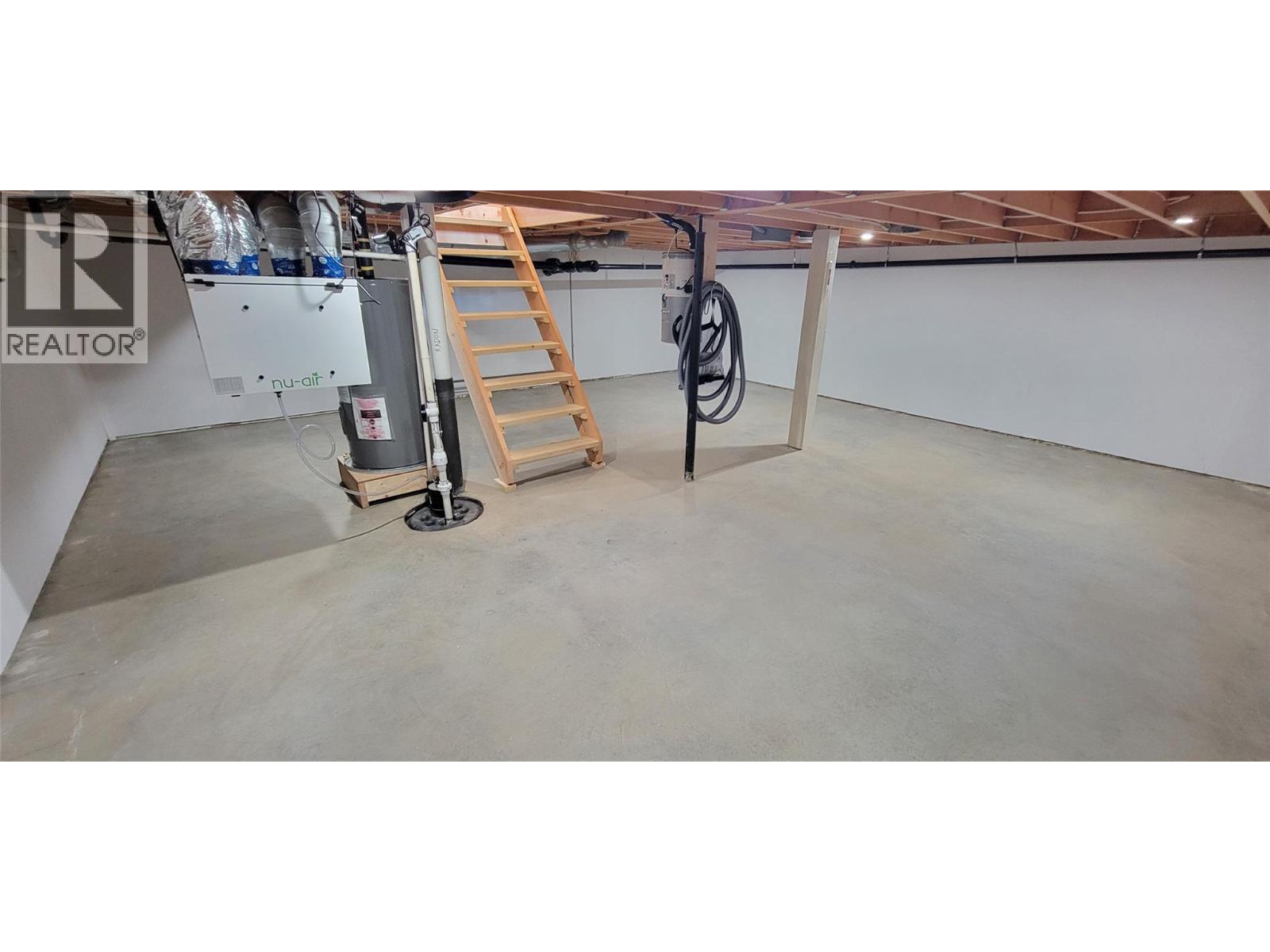 #3 611 Casley Court - Image 16