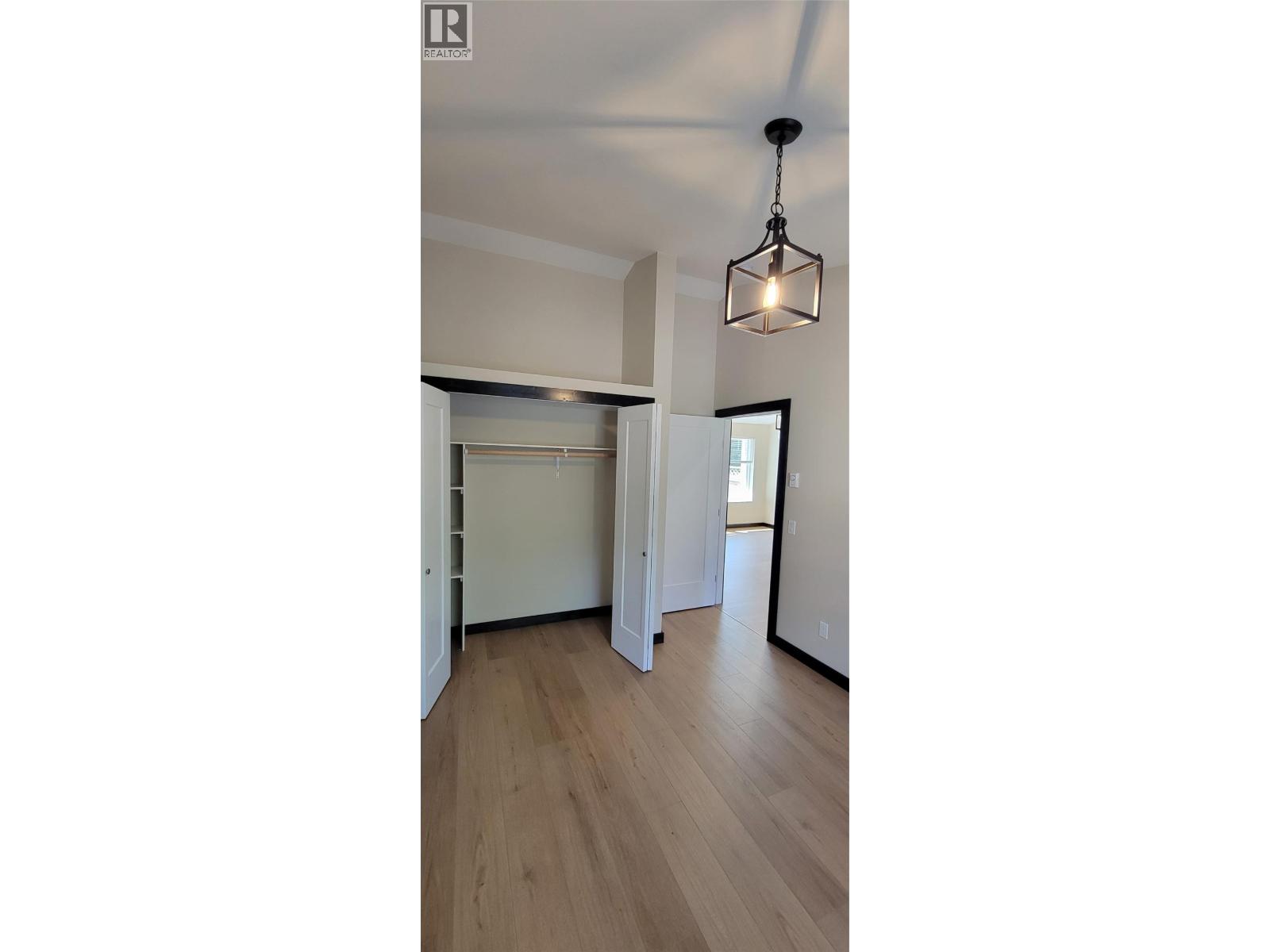 #3 611 Casley Court - 20
