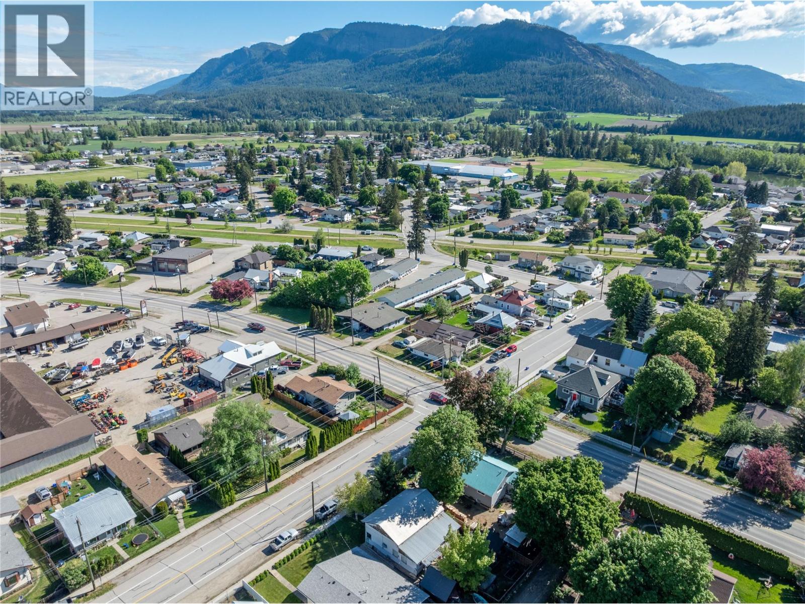  704 Knight Avenue, Enderby